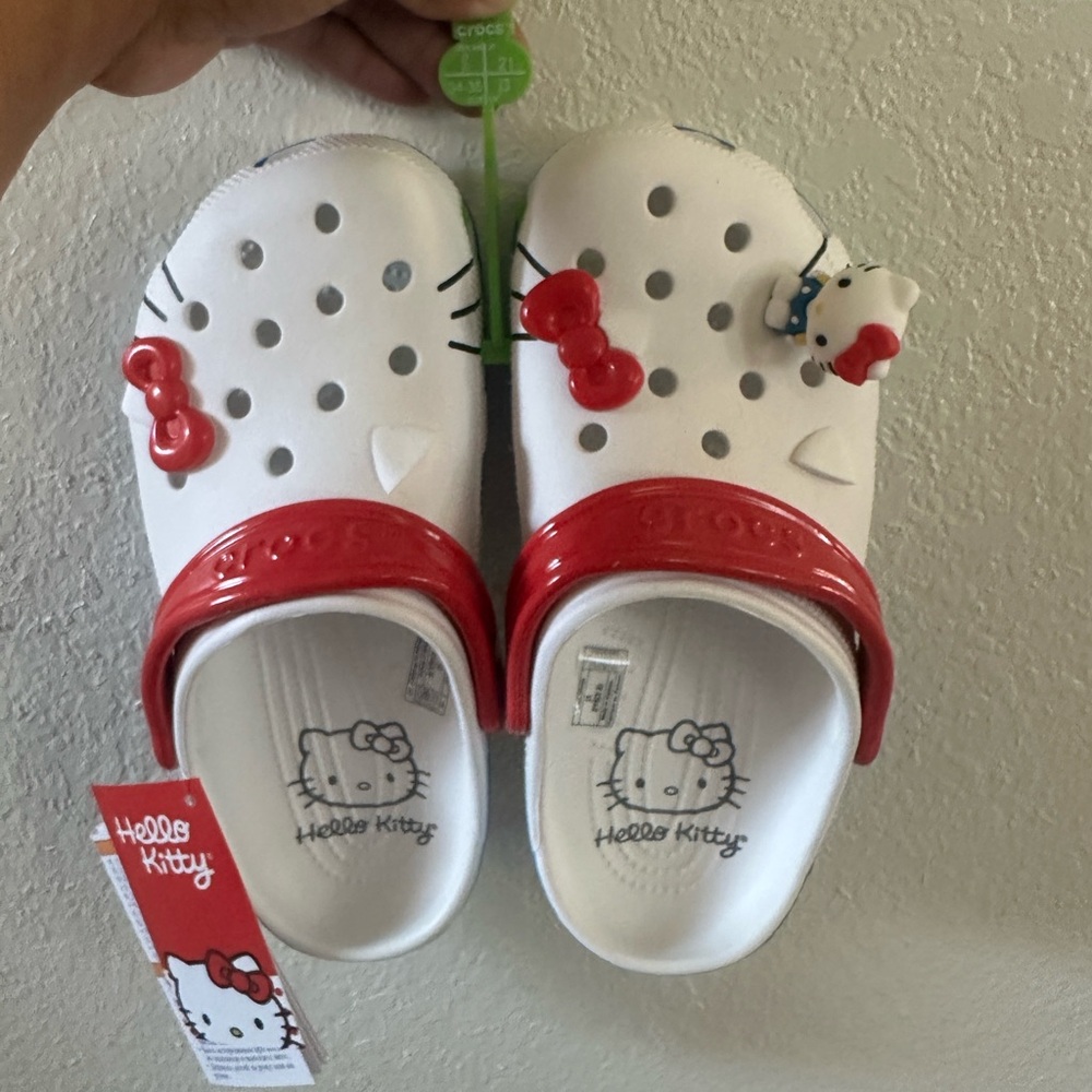 CROCS Kids Hello Kitty Slippers - White and Red